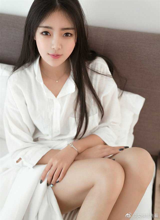 长发美女白衬衫性感福利图片