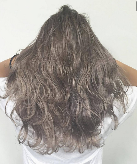 梦幻的雾灰系奶茶色hair style发型图片