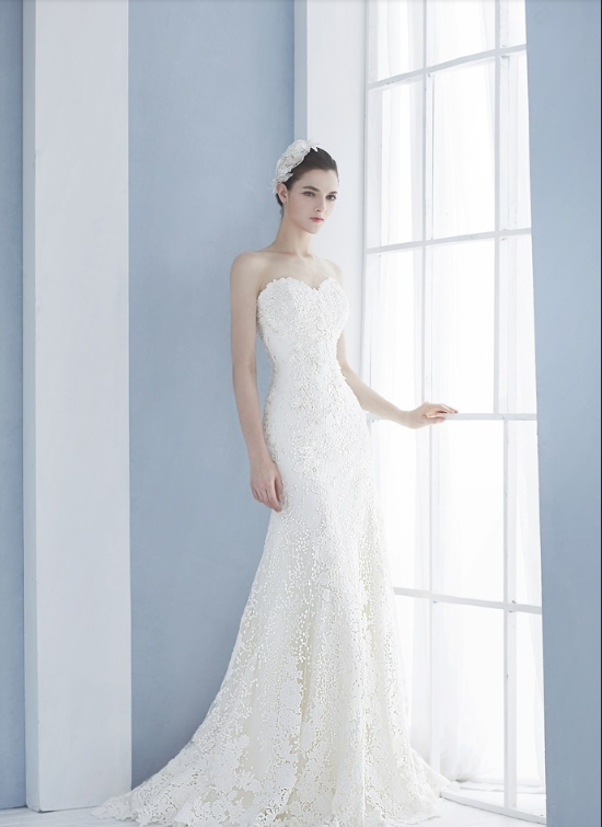 超级挑战身材的鱼尾婚纱图片