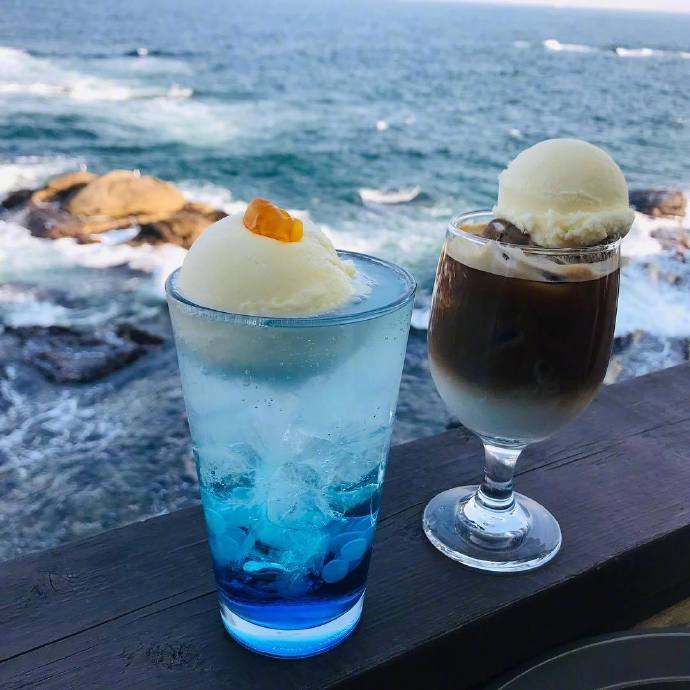网红冰饮大海苏打水图片