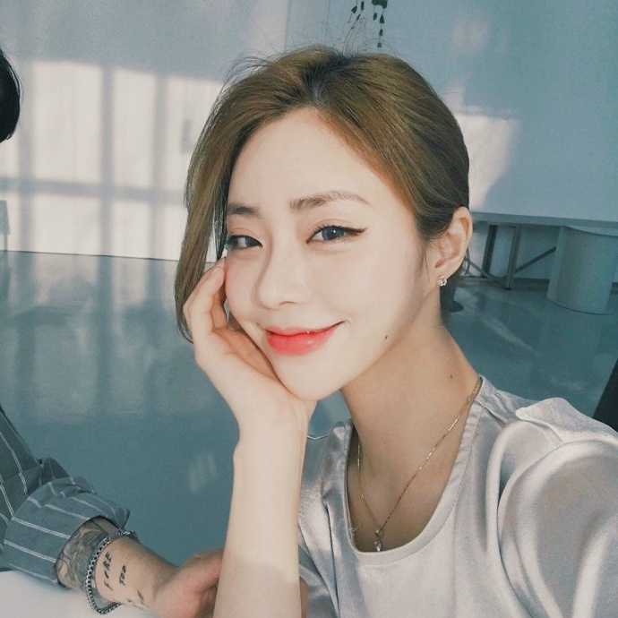 精致知性美女图片生活图片