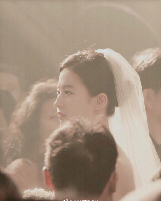 中国美女图片 内地女明星刘亦菲婚纱造型图片