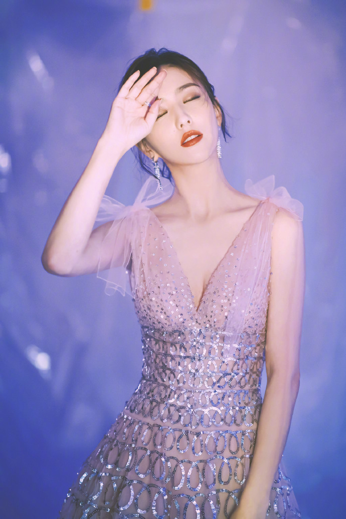 新疆美女图片 仙女在人间辣妈佟丽娅图片