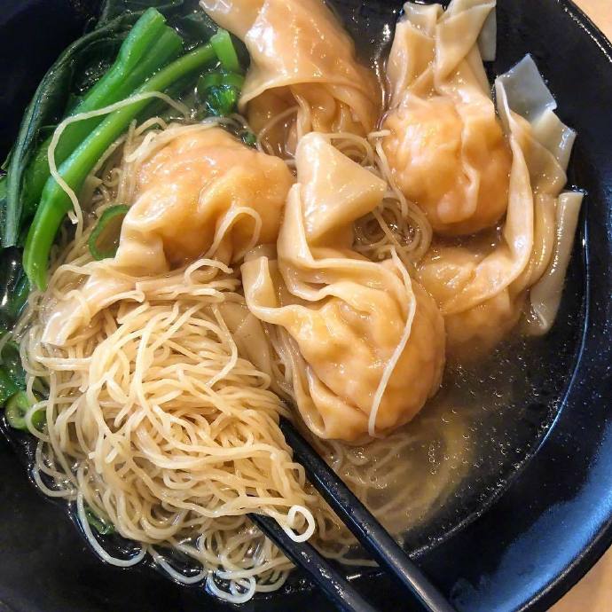 飘香四溢的南方小吃云吞面图片